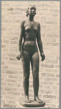 Stehendes Mädchen, 1935, Bronze