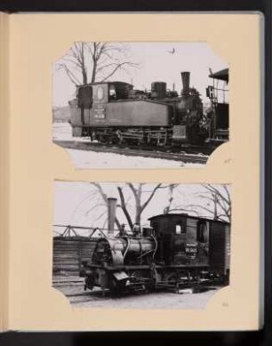 Albumseite mit zwei Postkarten von Lokomotiven : Sammelalbum mit Fotografien (Postkarten) von Dampflokomotiven. Kunstledereinband; 27,5 x 21,8 x 2 cm (um 1970). Dresden: SLUB/DF 2009.C.30