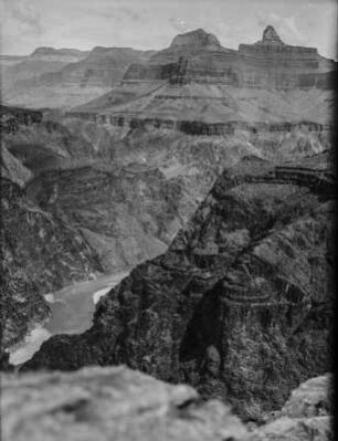 Grand Canyon mit dem Colorado River : Blick in eine Schlucht des Grand Canyon. Im Kerbtal der Colorado River