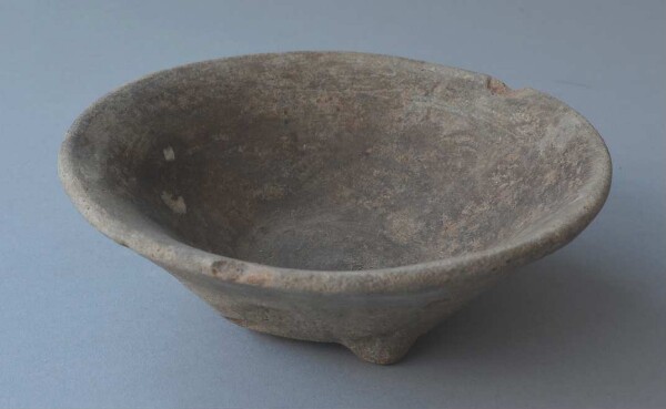 Tripod bowl made of clay