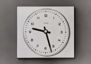 Küchenuhr "63 / 4111" mit Werk "606 / 40 Babylectric" der Kienzle Uhrenfabriken GmbH