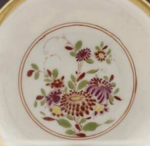 Zwei Koppchen und Unterschalen mit Wappen Grimani und Chinoiserien — Kat. Nr. 302: Koppchen und Unterschale — Koppchen
