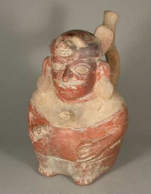 Stehende anthropomorphe Figur
