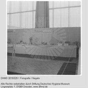 Ausstellung "Arzneimittelmißbrauch durch Geschenksendungen"