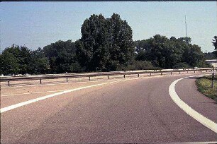 Ausfahrt aus Tangente Nordost (Grötzingen Richtung Heidelberg) zu Nebenfahrbahn Ost (Basel Richtung Heidelberg)