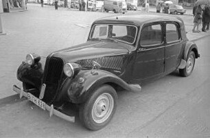 In Berlin mit Citroen 11CV