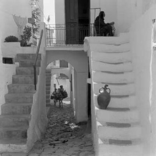 Skyros, Insel im Ägäischen Meer, Blick durch eine Gasse