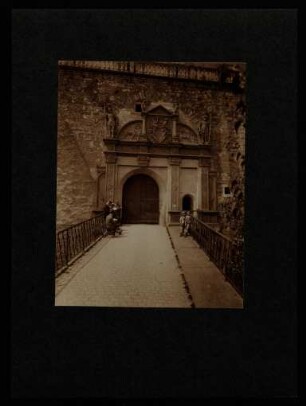 686, Inneres Hauptportal.
