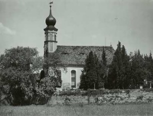 Hosterwitz bei Dresden. Kirche St. Marien am Wasser. Ansicht von Westen