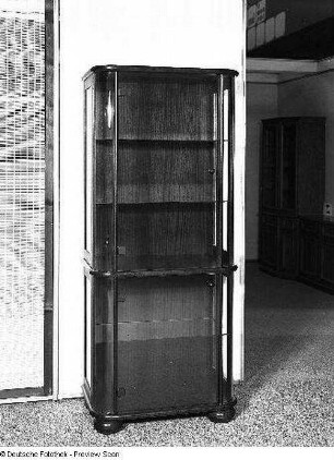 Vitrinenschrank