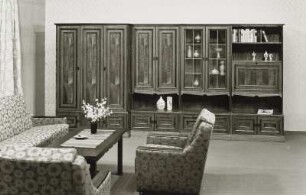 Anbauwand "Heine" : Wohnzimmermöbel (1976; Möbelkombinat Erfurt (MKE)). Sitzgruppe und Anbauwand "Heine"