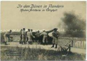 Soldaten der Küstenartillerie in Flandern beim Abfeuern eines Geschützes