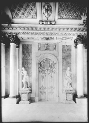 Potsdam, Bildergalerie, Eingangswand.