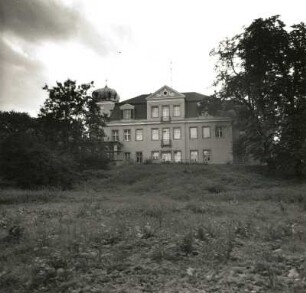 Böhlitz-Ehrenberg-Gundorf. Herrenhaus Gundorf (um 1730, Turm 1860). Parkfront