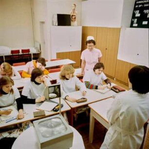Schulklasse mit Lehrer
