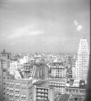 Reisefotos Argentinien. Buenos Aires. Stadtteilansicht mit Hochhäusern
