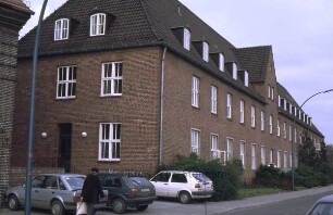 Bad Oldesloe: Mommsenstraße 11: Frontseite mit Südgiebel