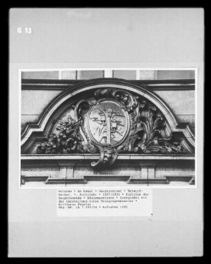 Hauptpostamt — Ziergiebel