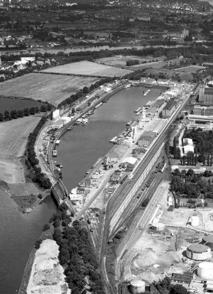 Dresden-Friedrichstadt. Alberthafen (1891/1895, Umbau 1997). Luftbild-Schrägaufnahme nach Ostnordosten
