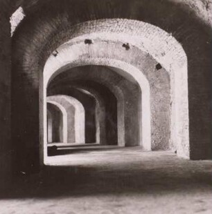 Gewölbter Umgang (Krypta) : Pompeji, Amphitheater