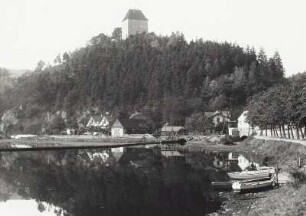 Ziegenrück, Burg : Ziegenrück. Stadtansicht mit Burg, Blick über die Saale nach Norden