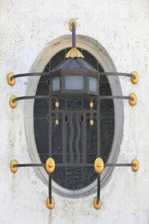 Fenstergitter mit Leuchte