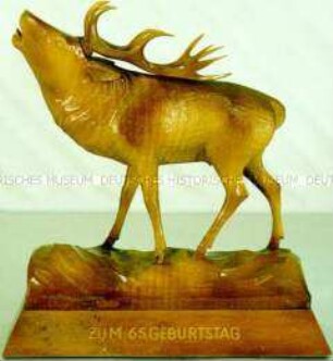 Holzskulptur "Röhrender Hirsch"