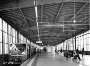 S-Bahnhof Schöneberg / Bahnhofsanlage & Brücke & Mauer; Berlin, Tempelhof-Schöneberg