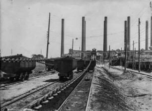 Kohlegrube : Gefüllte Hunte vor der Braunkohlefabrik