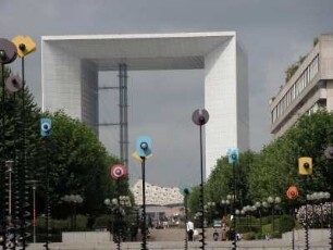 La Grande Arche im Geschäftsviertel La Defense