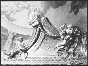 Berlin, Schloss, Paradekammern, Rote Adlerkammer, R.: 795. Relief von Andreas Schlüter in der Deckenkehlung.