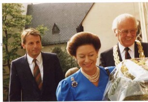 Besuch Prinzessin Margaret von England in Detmold / Empfang am Rathaus. Detmold. Marktplatz. Papierabzug