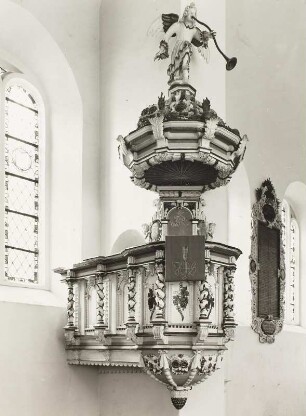 Vetschau/Spreewald. Kanzel der Stadtkirche : Vetschau/Spreewald, Stadtpfarrkirche. Kanzel (Ende 17. Jahrhundert). Holz, farbig gefaßt