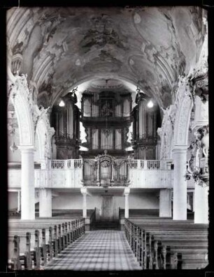 katholische Pfarrkirche innen nach Westen