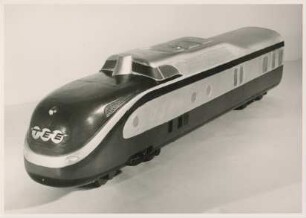 Modell des Triebwagenkopfes des TEE-Zugs der Deutschen Bundesbahn