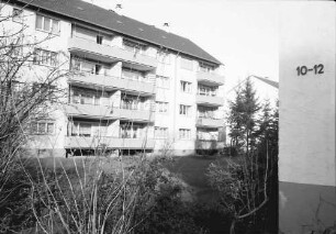 Freiburg; Stühlinger: Wohnhäuser des Bauvereins; mit Vorgärten; Schenkstraße 10-12