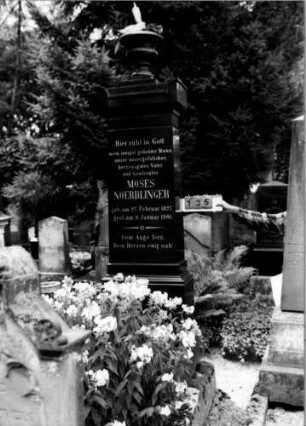 Grabstein 135