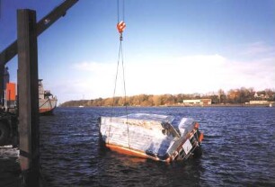 Kenterversuch eines Versetzbootes des Lotsenstationsschiffes &quotElbe&quot