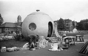 Ausstellung "sparen - bauen - wohnen" auf dem Festplatz.
