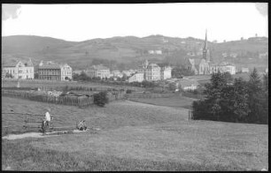 Sebnitz. Katholische Kirche. Blick vom Finkenberg in Richtung Kapellenweg