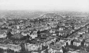 Dresden-Südvorstadt. Wohnbebauung und Zionskirche, Nürnberger und Bayreuther Straße. Luftbild-Schrägaufnahme von Nordosten