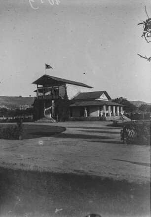 In Bukoba : Stationsgebäude in Bukoba