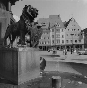 Freiberg. Löwe vom Brunnendenkmal mit dem Standbild des Stadtgründers, Otto dem Reichen