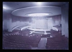 Albert-Schumann-Theater, Frankfurt am Main: Ansicht Zuschauerraum (Negativ zu Inv. Nr. TBS 116,12)