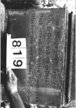 Grabstein 819 (Detailaufnahme)
