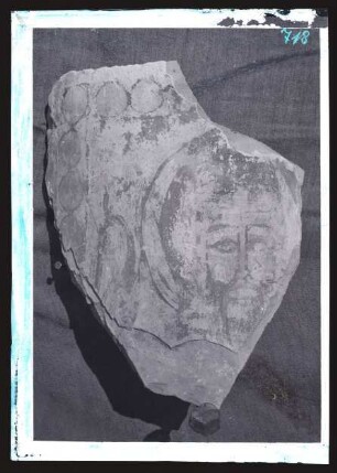 Malereien: al-Dschausaq al-Chaqani, Bildsäule