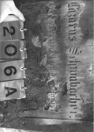 Grabstein 206 (Index: 99786012) Zustand: Vorderseite: vollständig abgeblättert, Rückseite: z. T. Maße HxBxT: 203x70x24 cm: Grabstein 206A