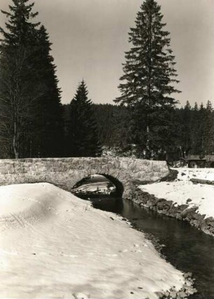 Osterzgebirge. Wilde Weißeritz. Brücke (Bruchstein) im Weißeritztal an der alten Zinnstraße
