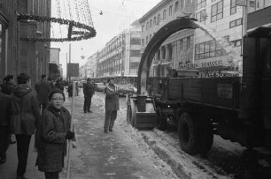 Schneeräumung nach stärkstem Schneefall seit 27 Jahren.