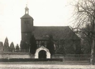 Torgauer Land. In der Annaburger Heide. Dorfkirche in Kleinrössen